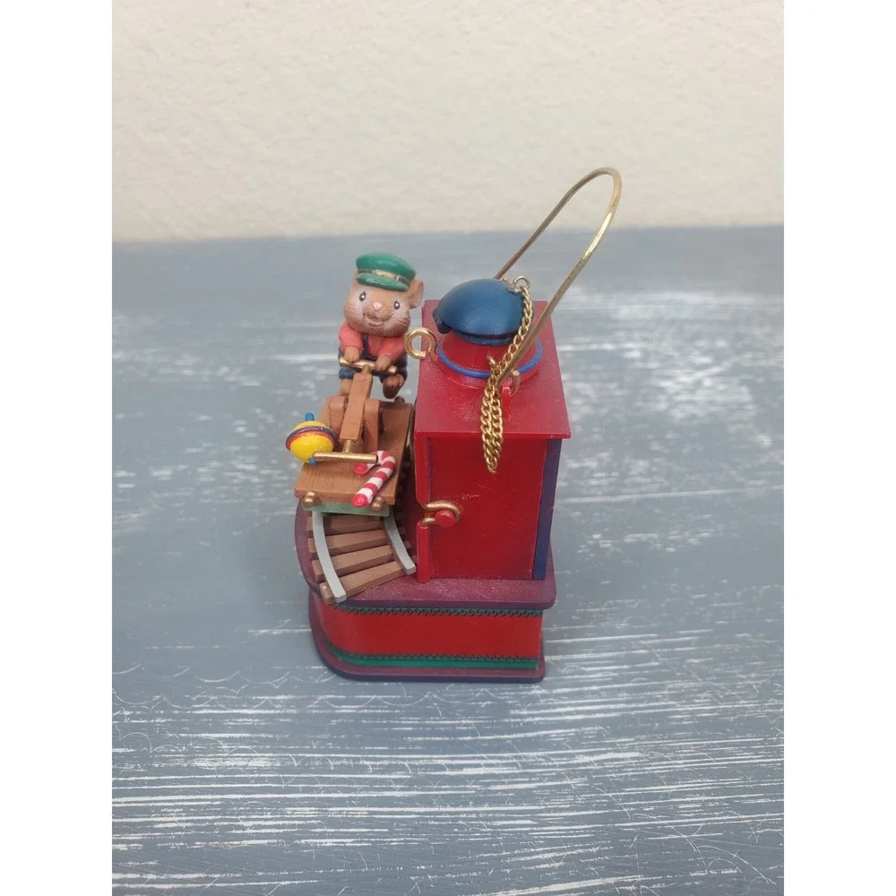 1991 Enesco‎ Treasury Ornament Lighting the Way Railroad Mouse Handcar Train